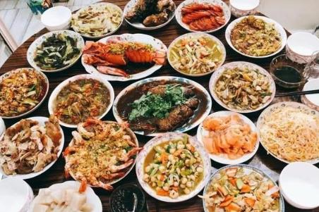 年夜饭的寓意 年夜饭是中午还是晚上吃