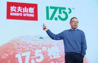 钟睒睒怎么突然成首富了?钟睒睒与他的农夫山泉。