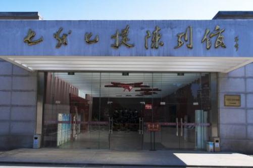 洗澡为什么不能先洗头 洗澡为什么不能先洗头再洗身子