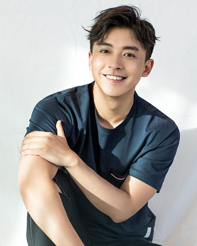 李佳航图片