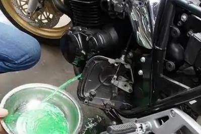 怎样判断防冻液该换了？摩托车