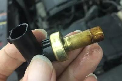 更换冷却液传感器一般多少钱？