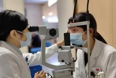 验光师一个月多少钱工资啊2022？