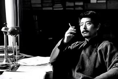 开拓视野的素材名人成功事例